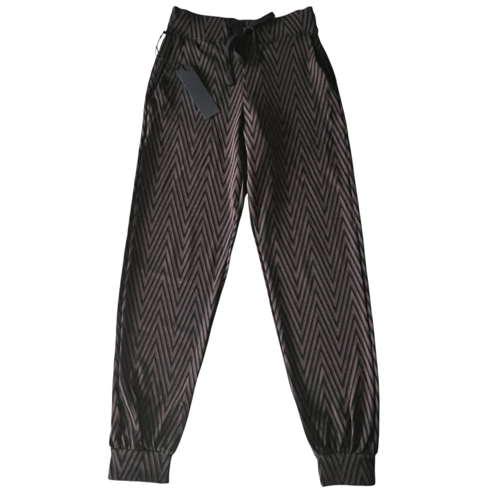 The Noli Shop/Noli Yoga Vienna Jacquard Jogger size Small NWT